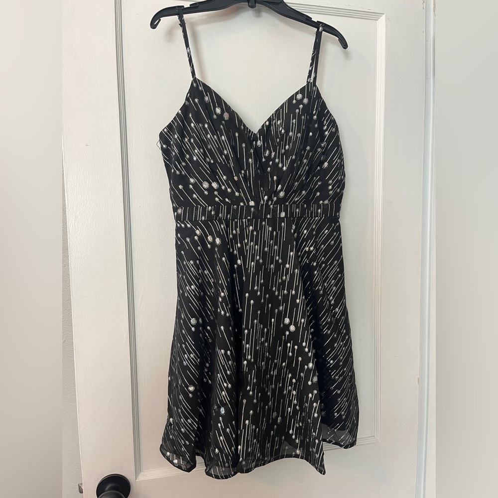 Elegant Black Patterned Dress